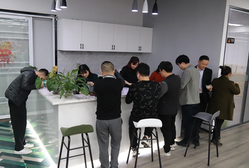 冬至湯圓餃子情，華邦瀛溫暖一家親